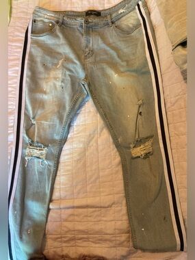 Men’s Serenade Light Wash Distressed Jeans with Side Stripe size 40